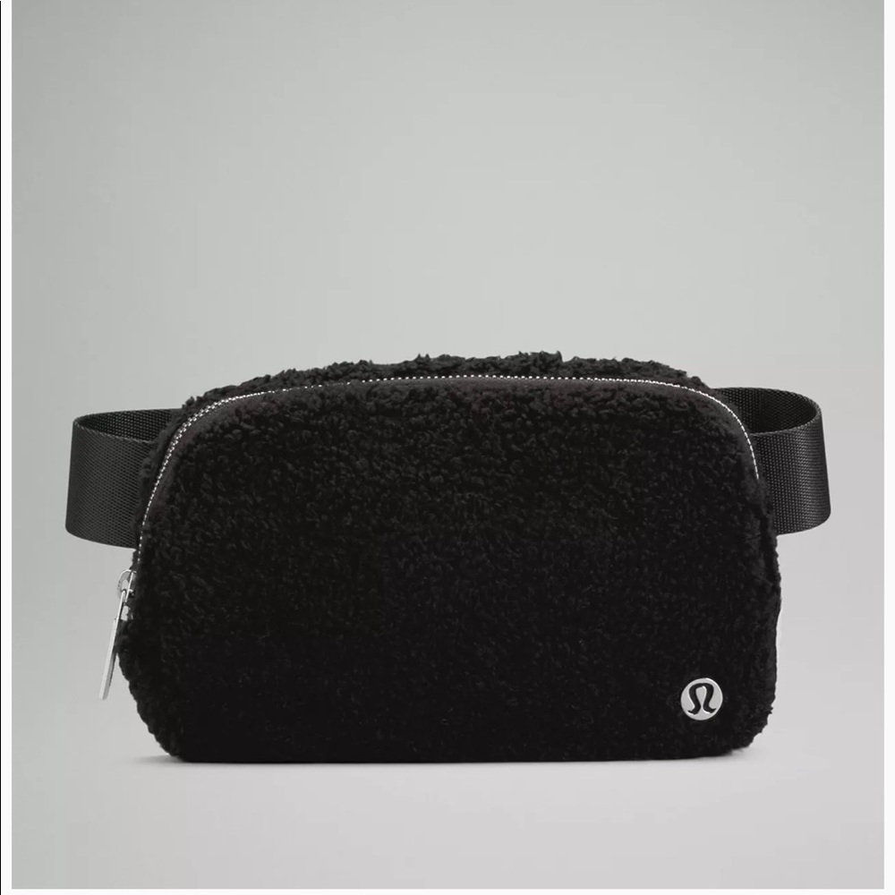 Everywhere Fleece Belt Bag